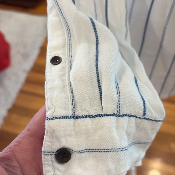 Jach’s Girlfriend Blue and White Striped Rayon long sleeve Women’s Shirt. Size M - Picture 4 of 8